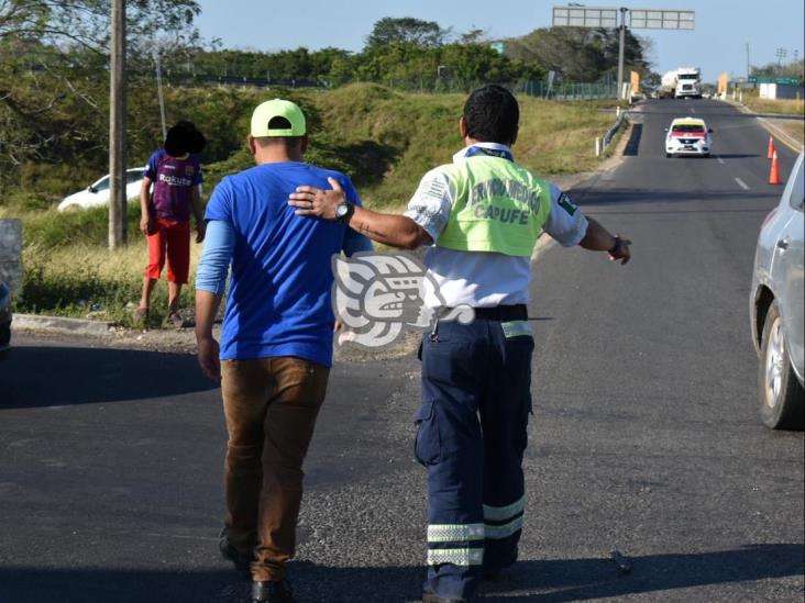 Padre e hija sufren accidente en autopista La Tinaja-Cosoleacaque