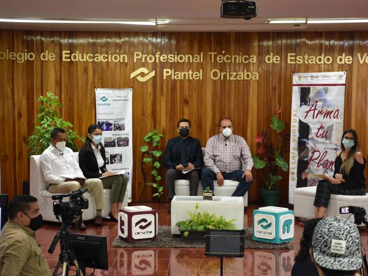 En Orizaba, Conalep transmite oferta educativa para jóvenes vía streaming