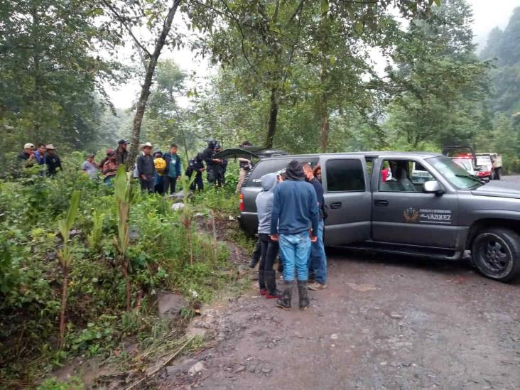 Al fondo de una barranca, hallan cuerpo de hombre en Mariano Escobedo