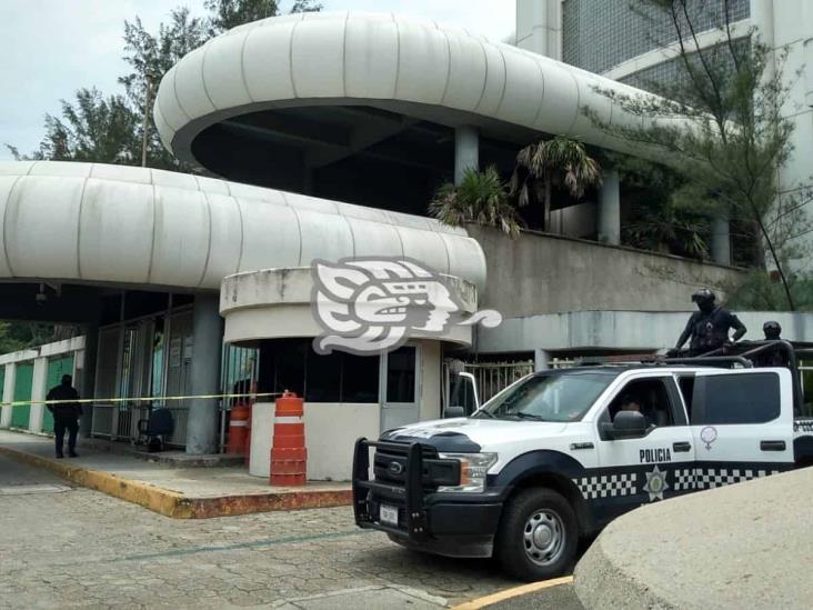 Asaltan y balean a jubilado frente a edificio de Pemex en Coatzacoalcos