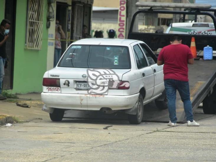 Localizan cuerpo putrefacto en la cajuela de un auto en Coatzacoalcos