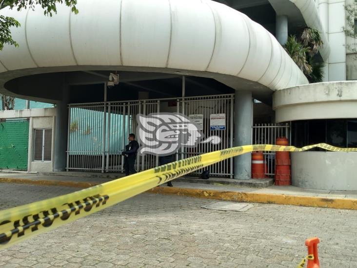 Asaltan y balean a jubilado frente a edificio de Pemex en Coatzacoalcos