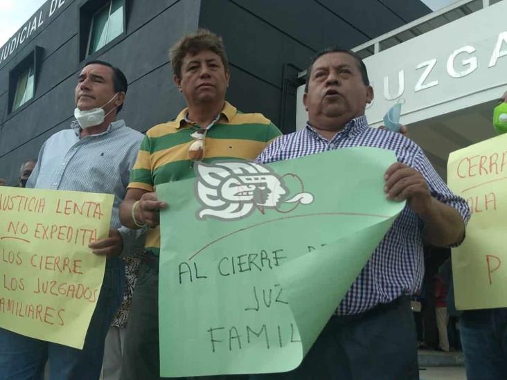 Cierre de juzgados causará mayor rezago en expedientes, protestan abogados