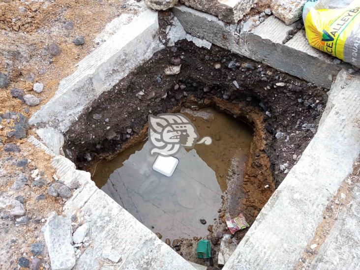 Obra inconclusa de CMAS tiene sin agua a vecinos de la colonia El Porvenir, en Xalapa