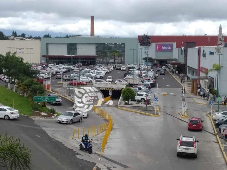 Asaltan a cuentahabientes en Plaza Animas, en Xalapa