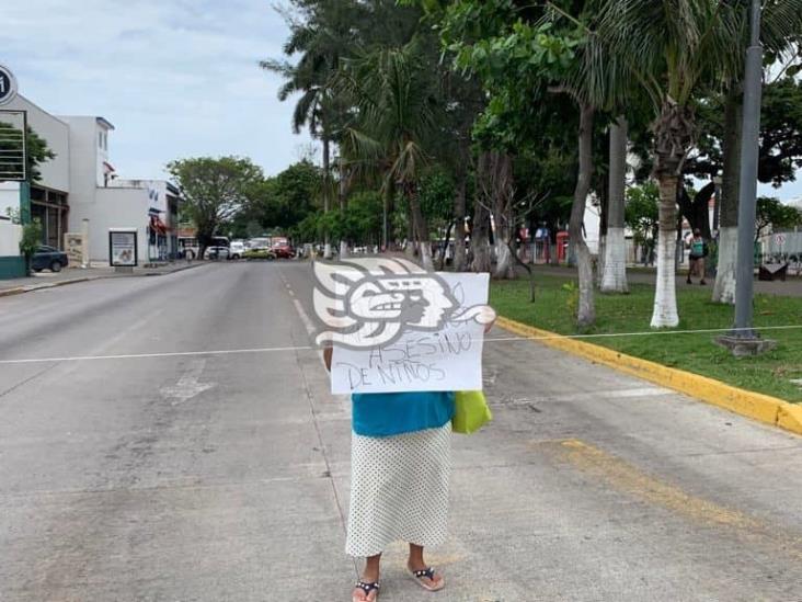 Padres de pequeños con cáncer toman Avenida Díaz Mirón y La Fragua