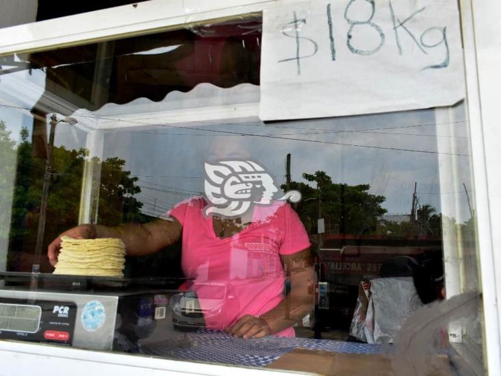 Kilo de tortilla se cotiza entre 13 y 20 pesos en Coatzacoalcos