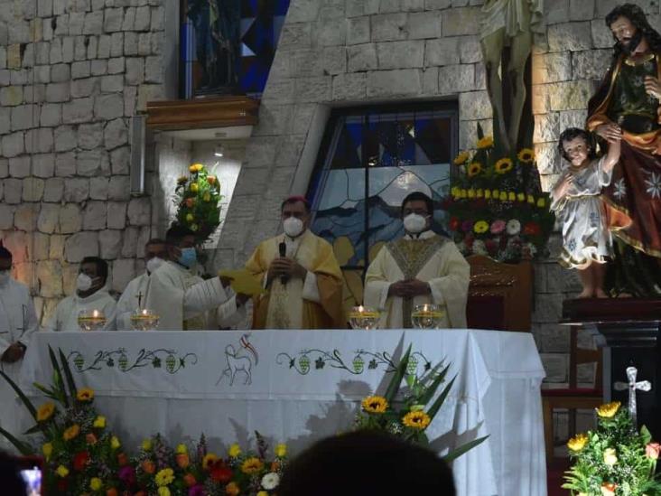 Presbítero Yael Cebada se convierte en titular de parroquia Santa Cruz, en Orizaba