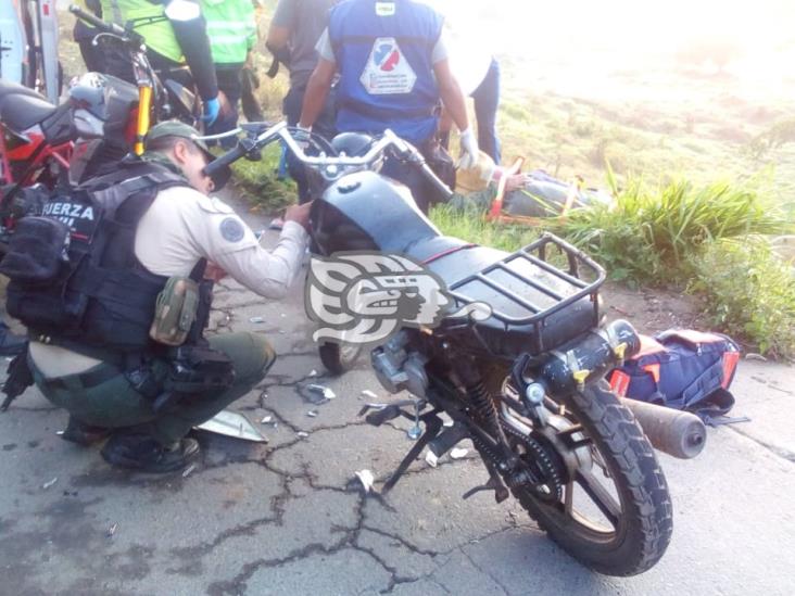 Motociclistas resultan lesionados tras chocar en El Castillo