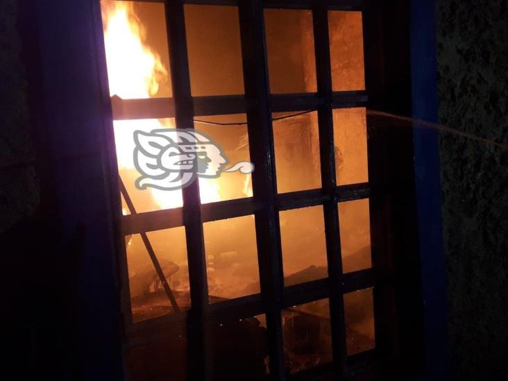 Corto circuito genera incendio en vivienda de Orizaba