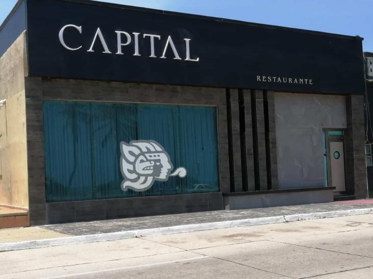 Sujetos armados balean fachada de Capital Coatzacoalcos
