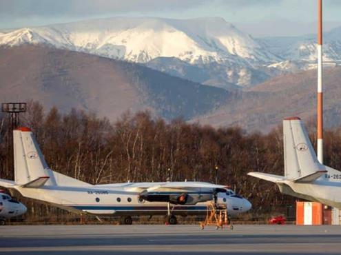 Avión con 28 personas a bordo se estrella en Rusia