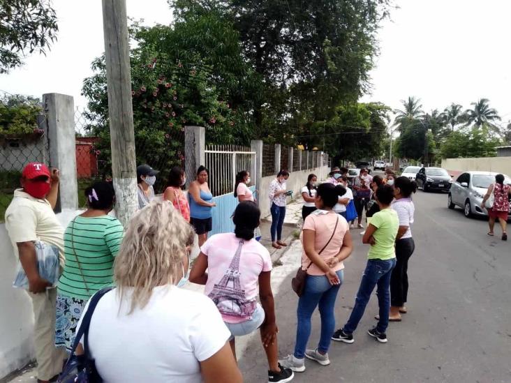 Denuncian cobros excesivos en escuela de Medellín de Bravo