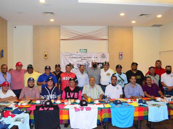 Presentan justa de béisbol en el Estado