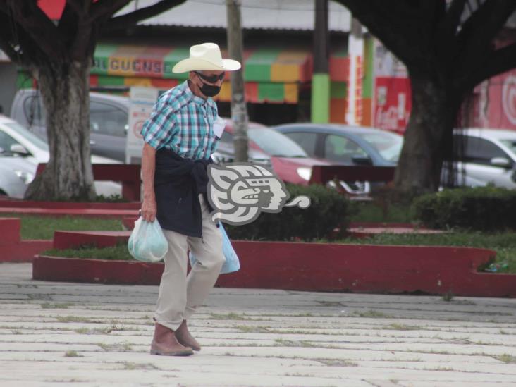 Falsos servidores de la nación timan a abuelitos en Agua Dulce