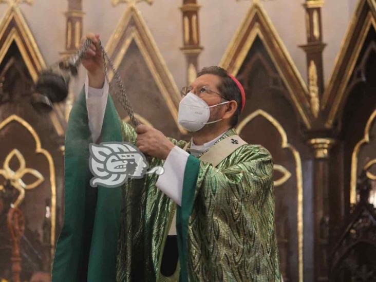 Reconocen labor de Hipólito Reyes durante misa en Catedral de San Miguel Arcángel