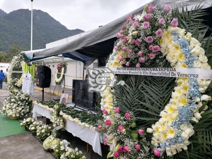 En Río Blanco, rinden homenaje póstumo a doctor Roberto Ventura Zepeda