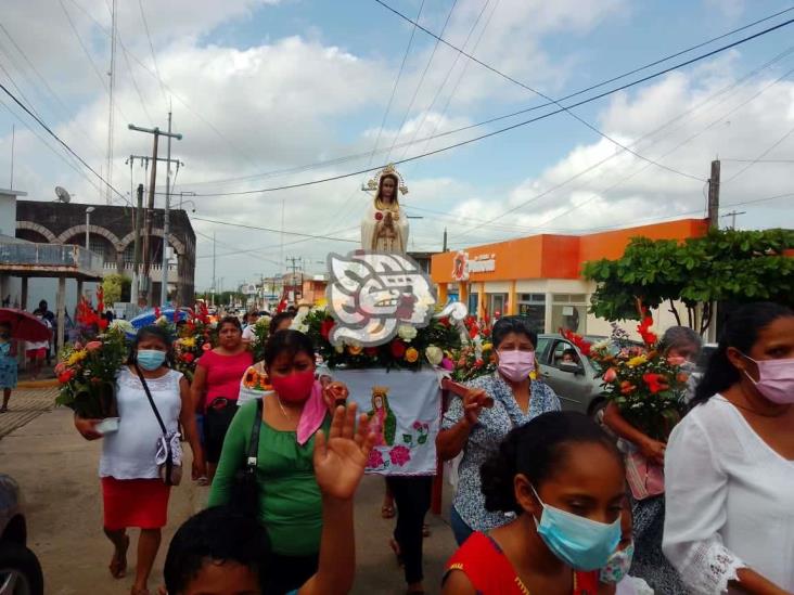 Cosoleacanecos celebran gran devoción y fe a Santa María Rosa Mística