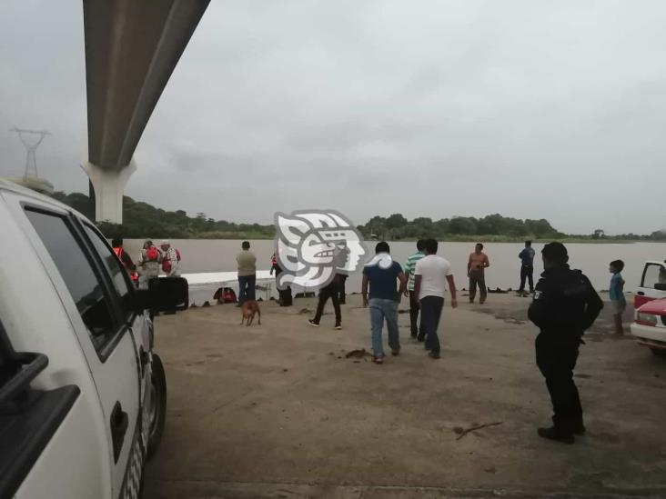 Trágico día de pesca; río Coatzacoalcos arrastra a niño de 4 años