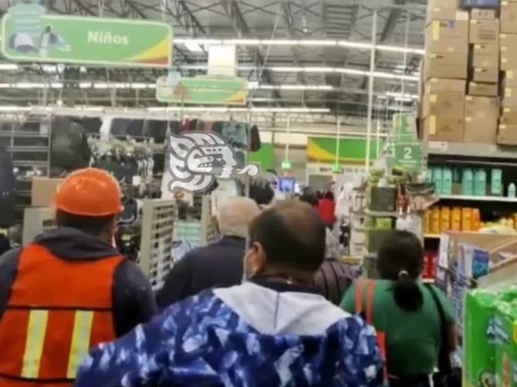 Fuga de refrigerante causa pánico en supermercado de Las Trancas, en Xalapa
