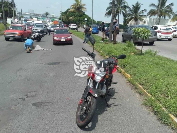 Conductor se lleva por delante a motociclista en calles de Boca del Río