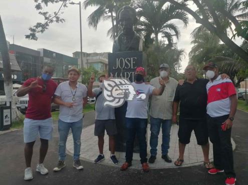 Cubanos en Veracruz protestan por la libertad de su país