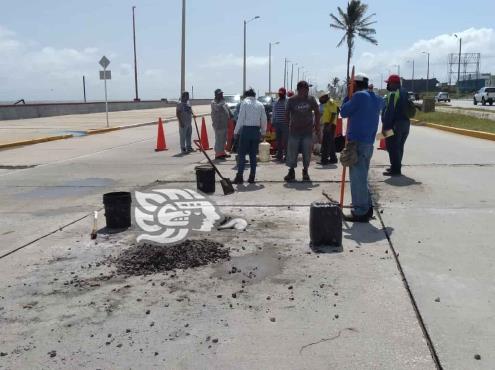 Reparan desperfecto en el Malecón de Coatzacoalcos