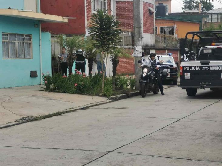 Recipiente con pólvora dentro de casa abandonada genera movilización en Xalapa