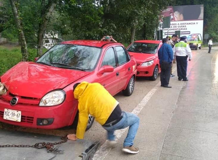 Por lluvia intensa, reportan carambolas en bulevar Xalapa- Banderilla