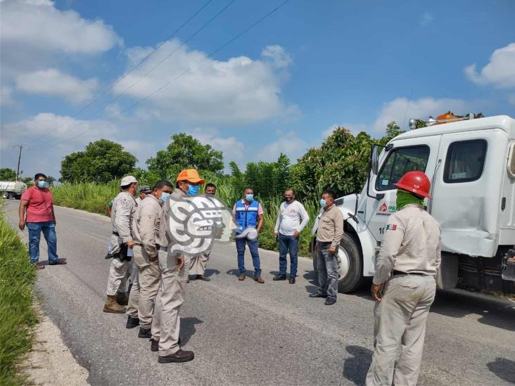 Pemex implementa remedio a gasoducto dañado en Moloacán