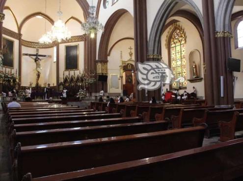 Pese a semáforo rojo iglesias de Xalapa seguirán abiertas