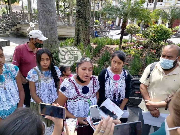 Mujeres de Ixhuatlancillo buscan fondos para comprar una ambulancia