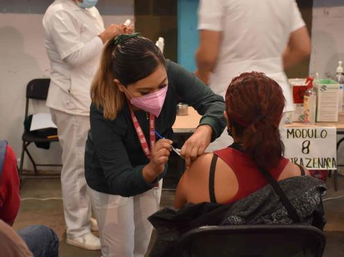 Se alistan 8 municipios más de Veracruz para primera dosis de vacuna de treintañeros