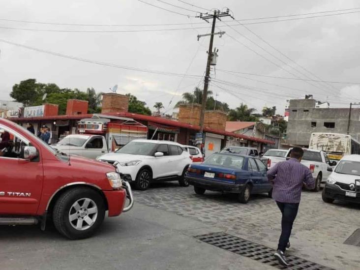 Accidente en Coscomatepec deja 1 muerto y 14 heridos graves; entre ellos, 5 menores