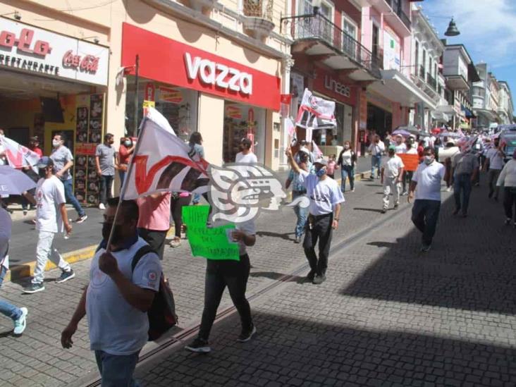 Vendedores ambulantes de Xalapa acusan acoso de inspectores, les quitan mercancía