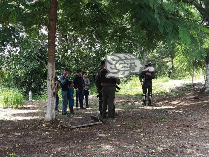 Aseguran tráiler con 67 migrantes sobre la Córdoba-Orizaba