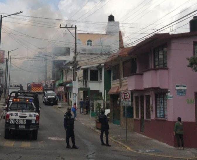 Se incendia casa utilizada como refugio de drogadictos en Xalapa; hay dos detenidos