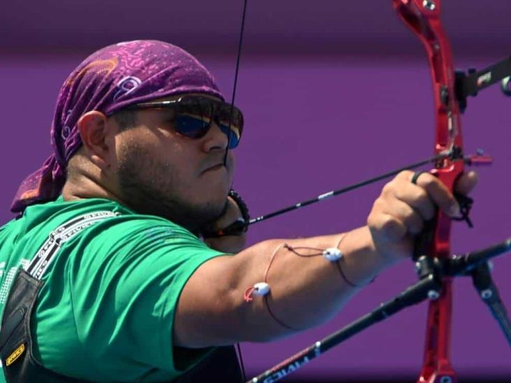 Celebra AMLO medallas de bronce para México en tiro con arco y clavados