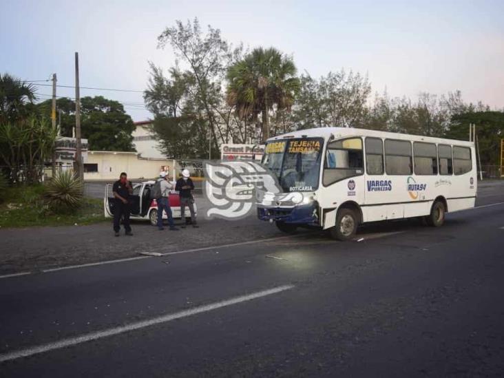 Se registra accidente entre dos unidades sobre carretera federal 140 Veracruz-Xalapa