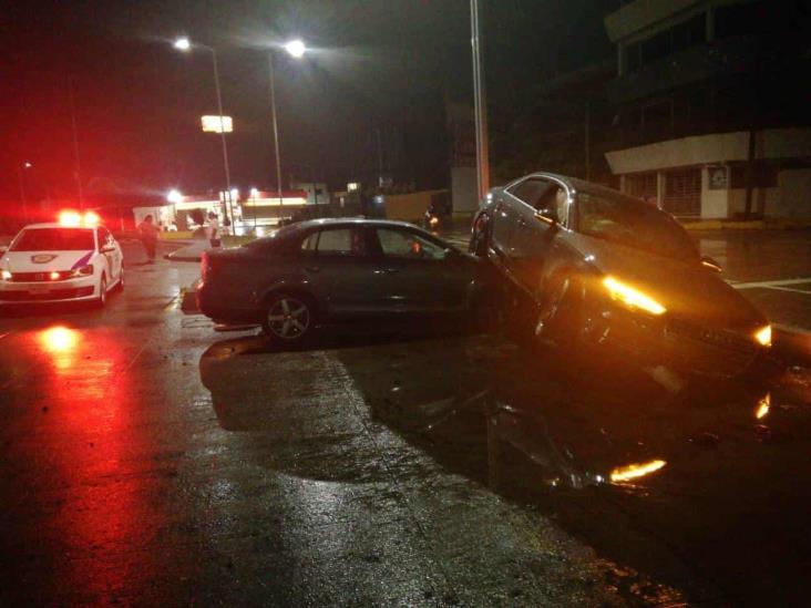 Se registra accidente entre dos unidades en calles de Boca del Río