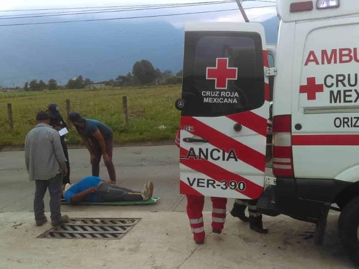 Camioneta choca contra poste en Mariano Escobedo; reportan tres personas heridas