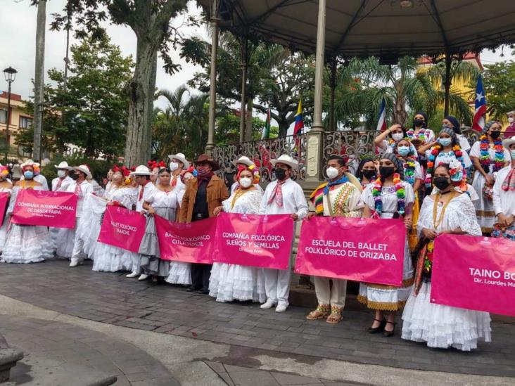 Con desfile, finaliza el Octavo Festival del Folklore Orizaba