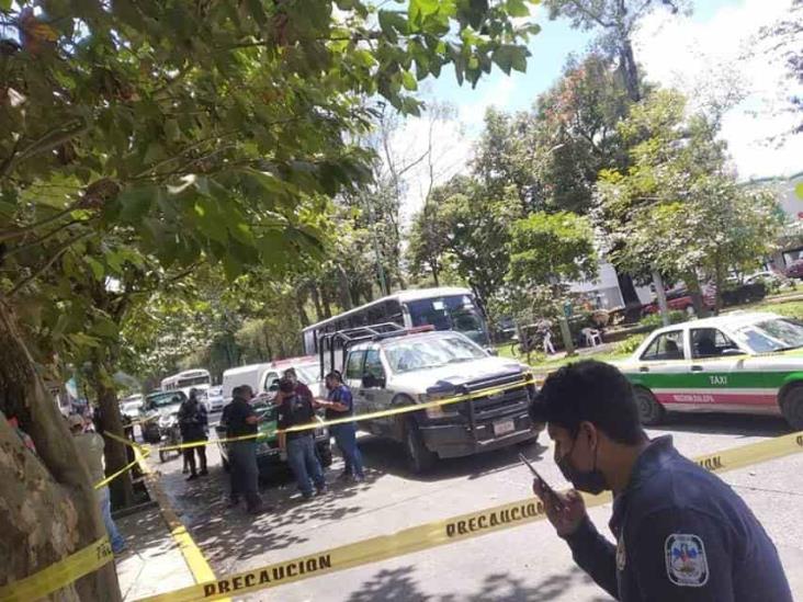 Hombre sufre un infarto tras llegar a visitar a sus familiares, en florería de Xalapa