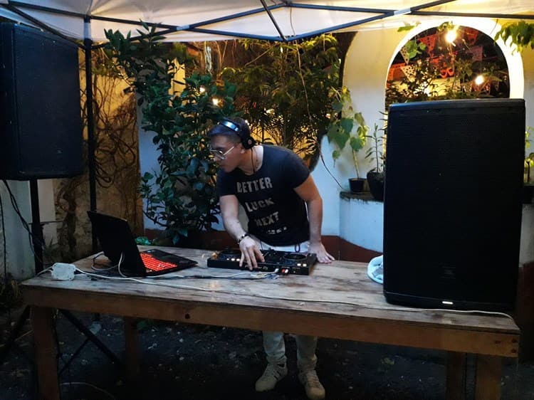 ¡Mezcla música y diversión! DJ Jaasroo, una promesa de Xalapa