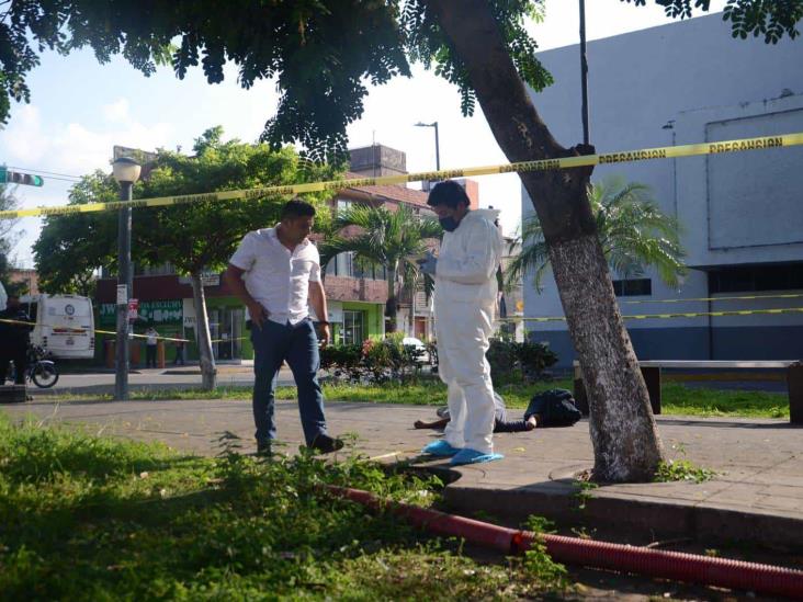 Hombre muere tras ser apuñalado en asalto por dos sujetos