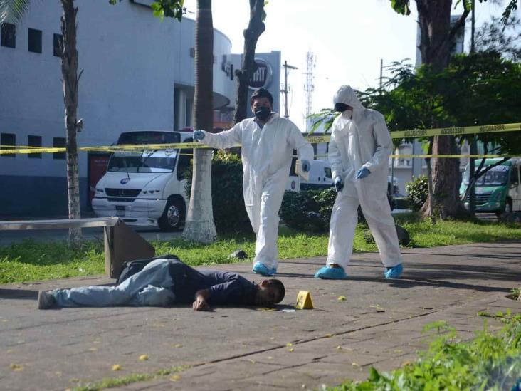 Hombre muere tras ser apuñalado en asalto por dos sujetos