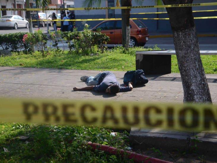 Hombre muere tras ser apuñalado en asalto por dos sujetos