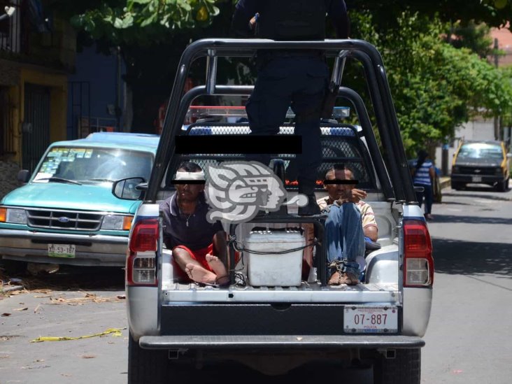 Vecinos capturan y amarran a ladrones en colonia Adolfo López Mateos