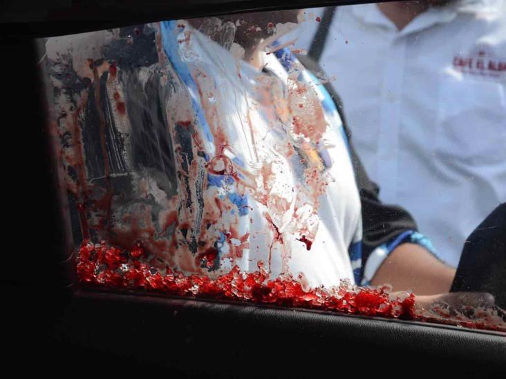 Mujer herida por choque y volcadura en fraccionamiento Reforma