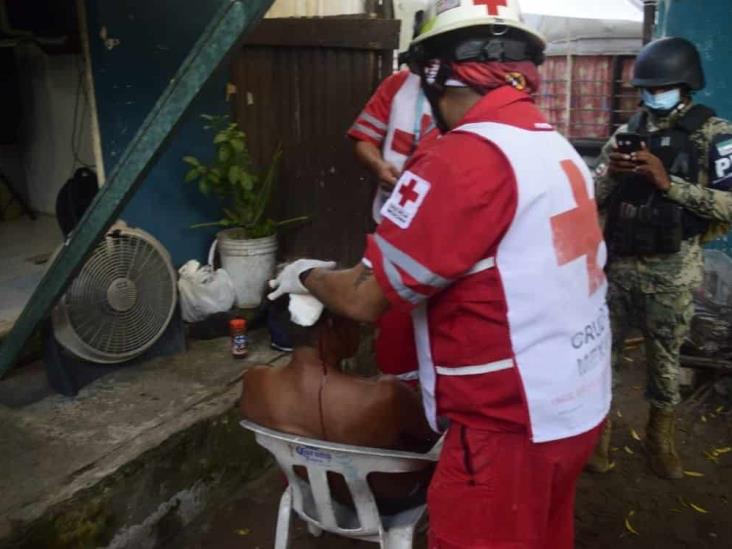 Pleito entre vecinos por celos deja un macheteado en Veracruz